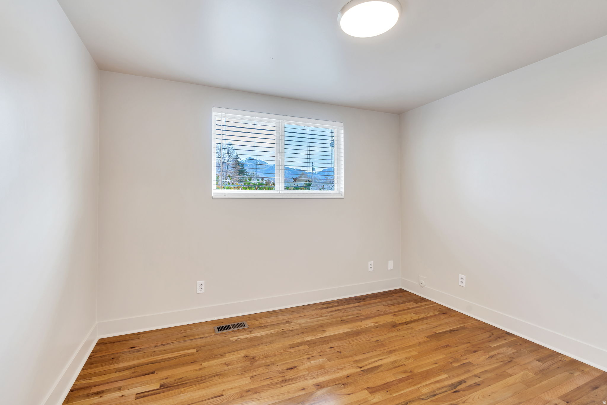 GOLDEN ACRES #8 - Residential