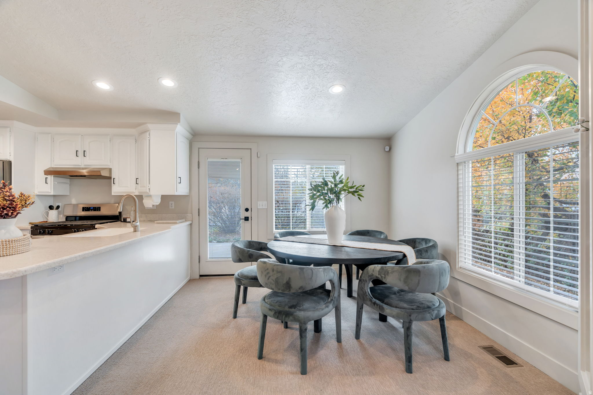 GOLDEN ACRES #8 - Residential