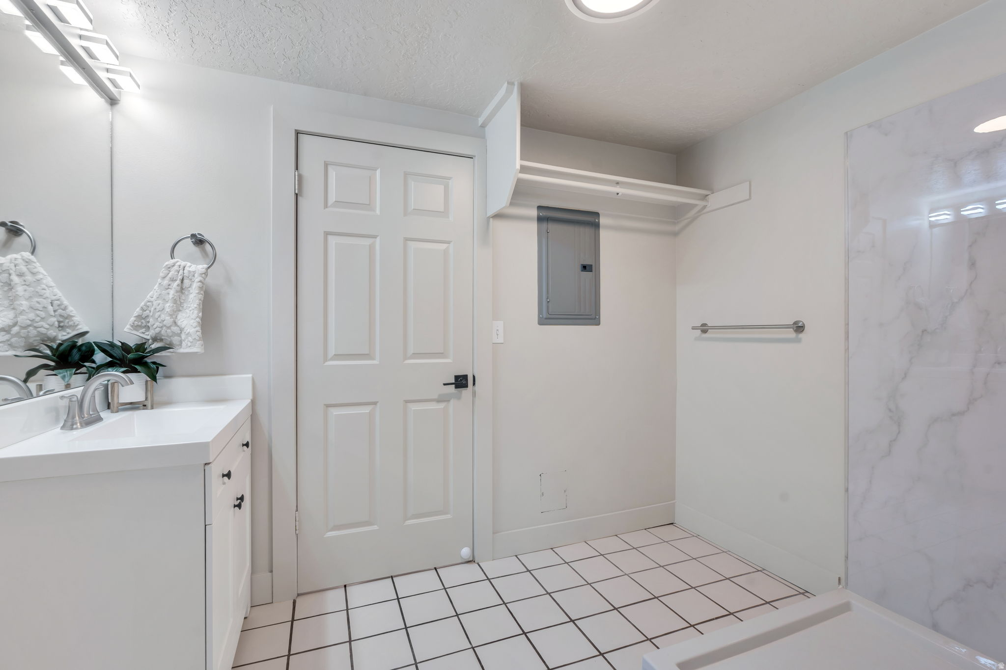 GOLDEN ACRES #8 - Residential