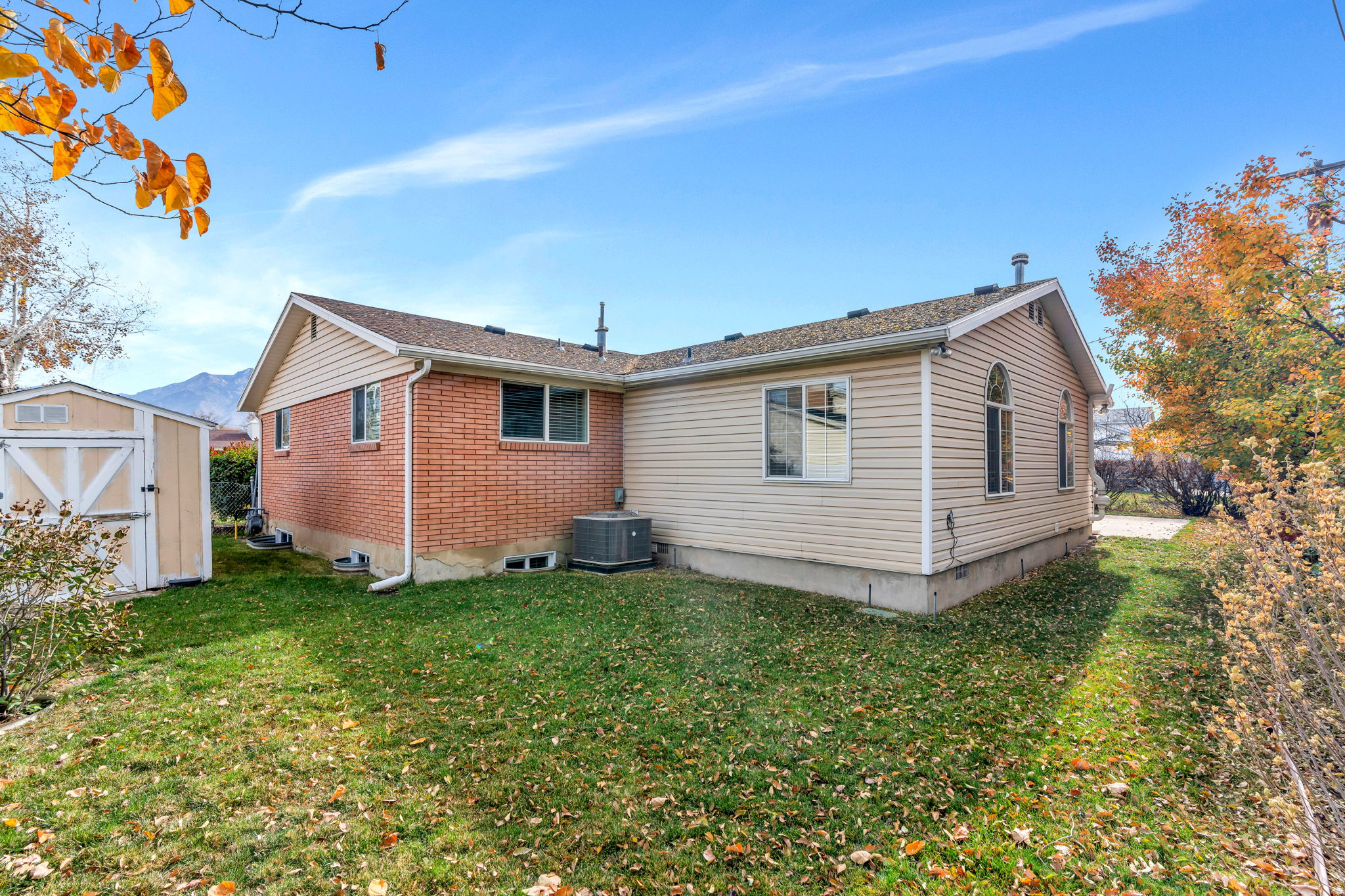 GOLDEN ACRES #8 - Residential