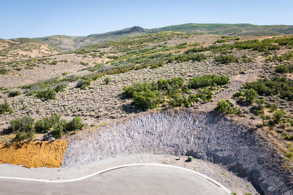 Photo of 1373 E COYOTE VIEW CIR #237, Heber City, UT 84032 (MLS # 2153203)