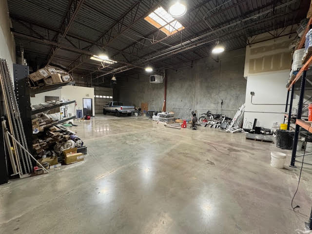 PINNACLE PARK SUB - Commercial Lease