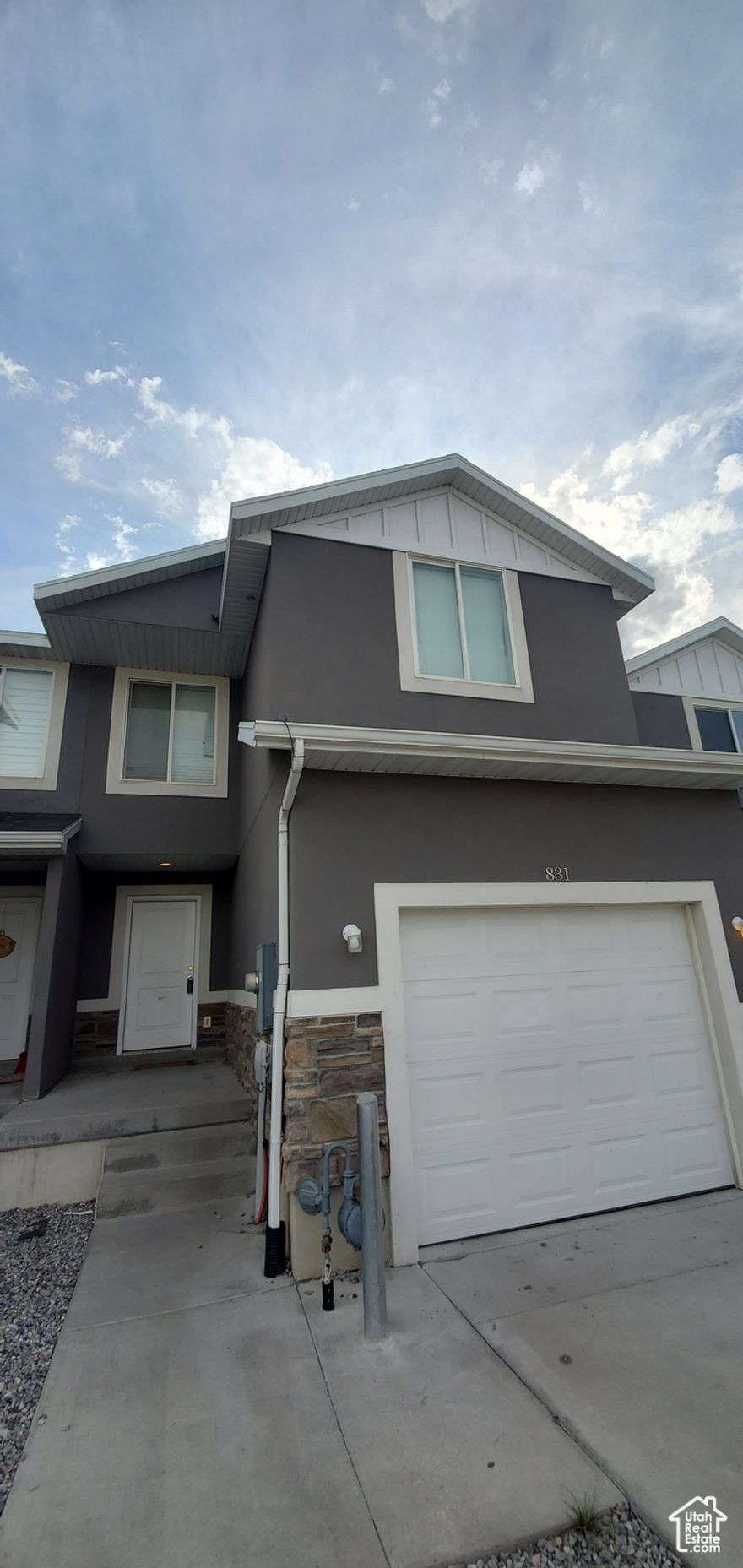 SHORT SALE APPROVE PRICE!! *BUYER MUST HAVE MINIMUM $15,000.00. CASH TO CLOSE PAYABLE TO THE U.S. BANKRUPTCY COURT. DO NOT SHOW IF YOUR BUYER DOES NOT HAVE THE NECESSARY FUNDS, LENDERS WILL NOT LEND ON THE BUYER PREMIUM. **PLEASE CAREFULLY REVIEW ATTACHED DOCUMENTS!** Property subject to higher offers until approved by the bankruptcy court. Please review attached documents for offer submission instructions. Property sold by bankruptcy trustee. OFFERS ARE SENT DIRECTLY TO THE SHORT SALE NEGOTIATOR. NO OFFERS WILL BE CONSIDERED BY THE BANKRUPTCY COURT THAT ARE MORE THAN 5% BELOW CURRENT LIST PRICE. Please contact agent. Square footage figures are provided as a courtesy estimate only and were obtained from county record. Buyer is advised to obtain an independent measurement.