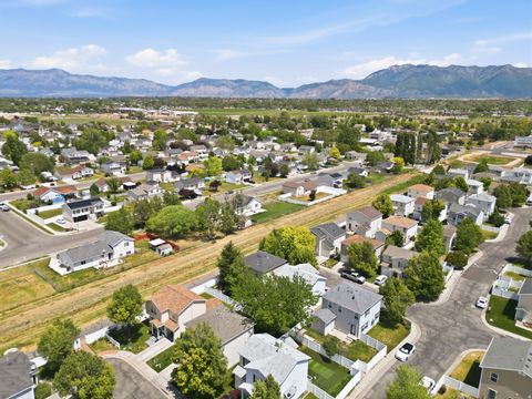 Tiny photo for 2019 N 2195 W, Clinton, UT 84015 (MLS # 2164475)