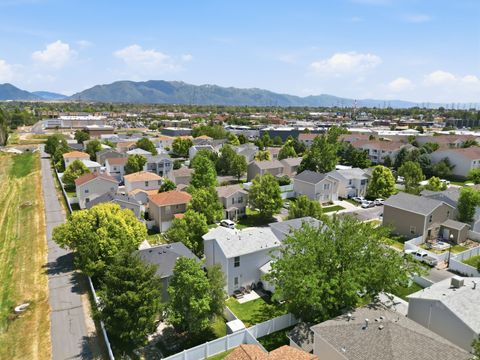 Tiny photo for 2019 N 2195 W, Clinton, UT 84015 (MLS # 2164475)