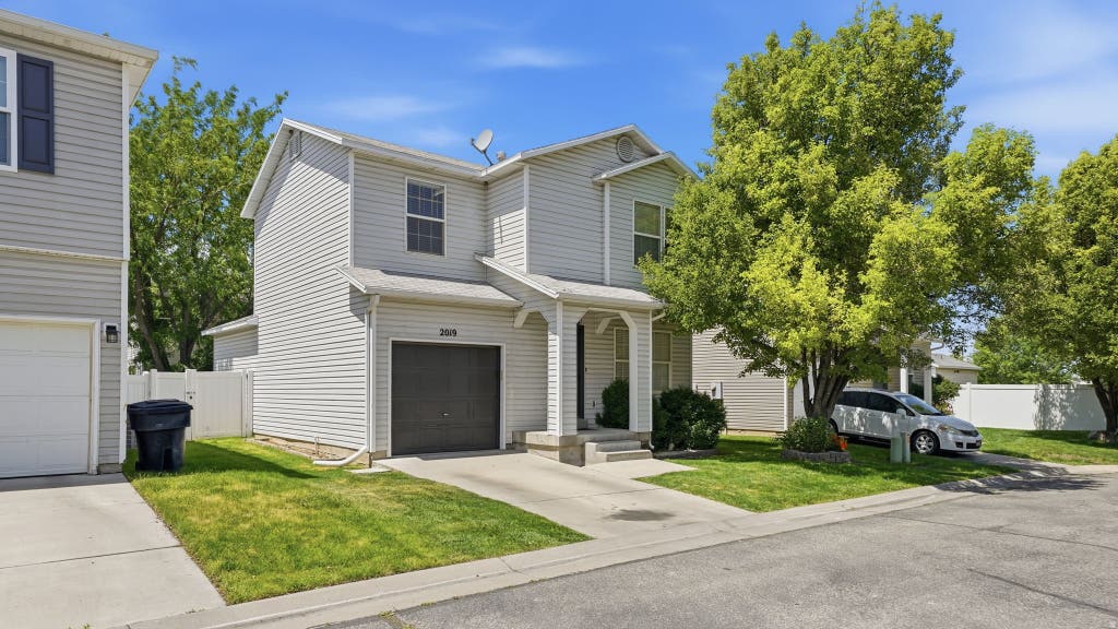 Photo of 2019 N 2195 W, Clinton, UT 84015 (MLS # 2164475)