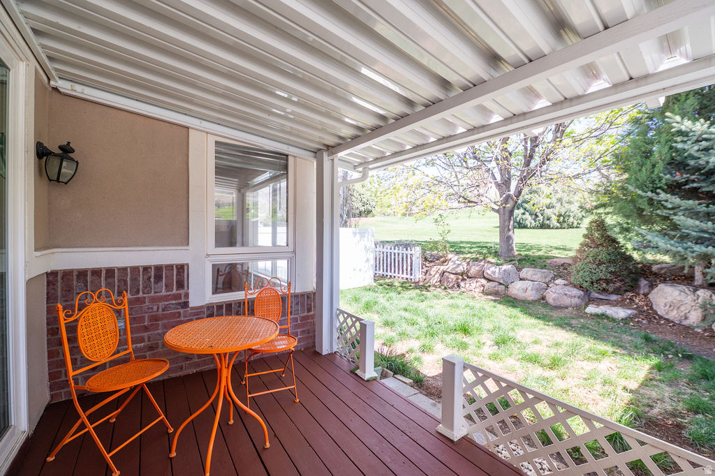 EAGLE CREST - Residential