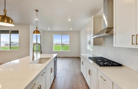 Tiny photo for 1033 E 250 S #18, Salem, UT 84653 (MLS # 2124257)