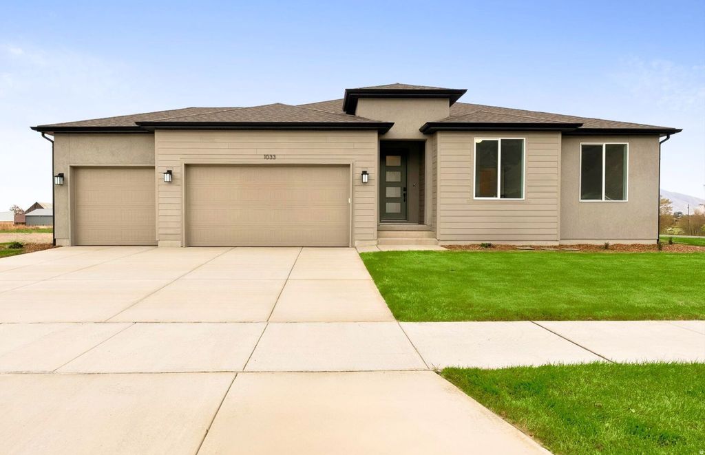 Photo of 1033 E 250 S #18, Salem, UT 84653 (MLS # 2124257)