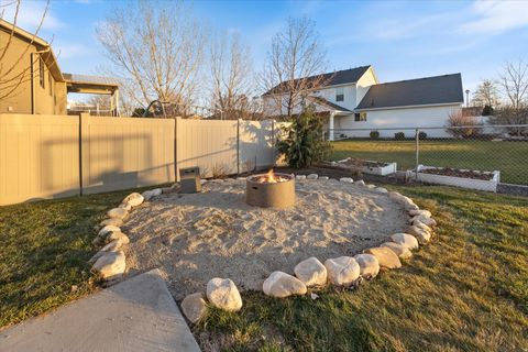Tiny photo for 737 W 975 S, Lehi, UT 84043 (MLS # 2129484)