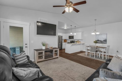 Tiny photo for 1806 W NEWCASTLE LN #301, Saratoga Springs, UT 84045 (MLS # 2135337)