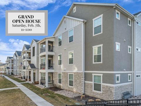Photo of 1806 W NEWCASTLE LN #301, Saratoga Springs, UT 84045 (MLS # 2135337)