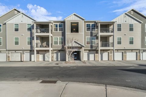 Tiny photo for 1806 W NEWCASTLE LN #301, Saratoga Springs, UT 84045 (MLS # 2135337)