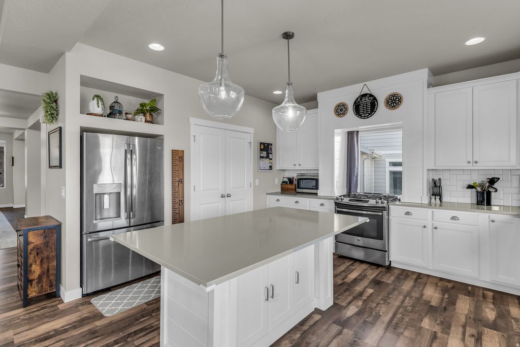 Photo of 14179 S WEMBLEY CIR, Herriman, UT 84096 (MLS # 2128546)