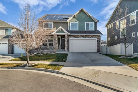 Photo of 14179 S WEMBLEY CIR, Herriman, UT 84096 (MLS # 2128546)
