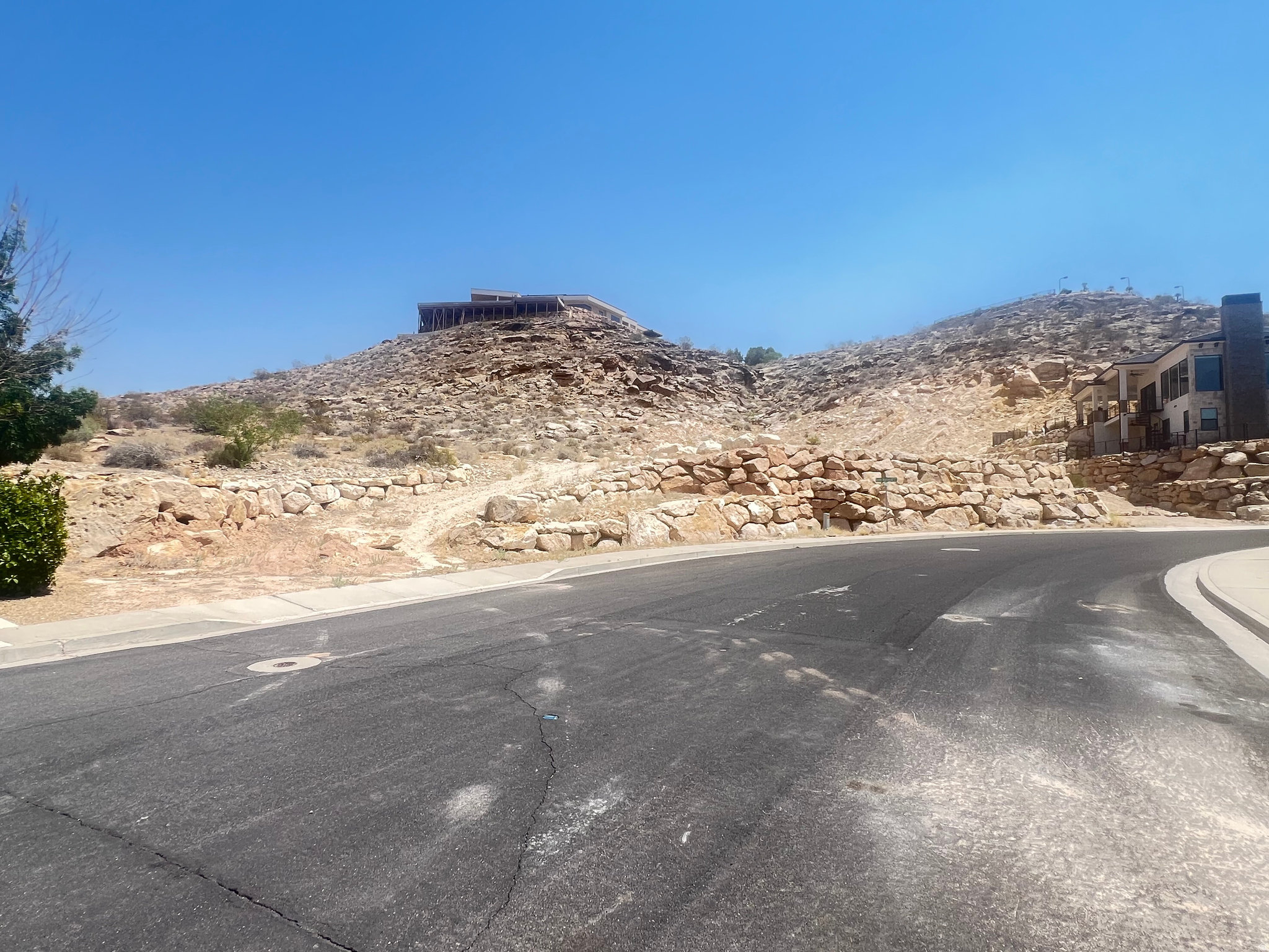 BOULDERS 4 AMD & EXT - Land