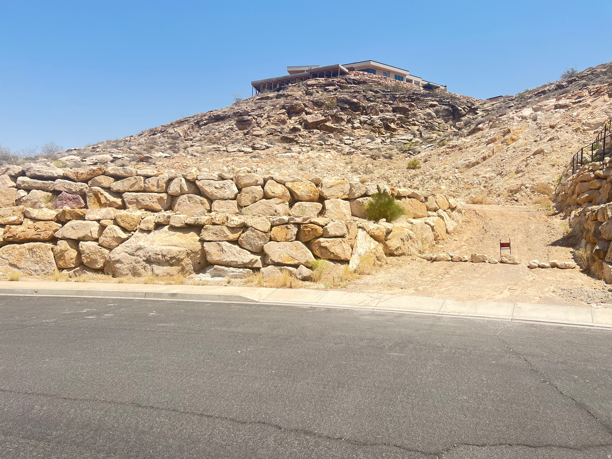 BOULDERS 4 AMD & EXT - Land