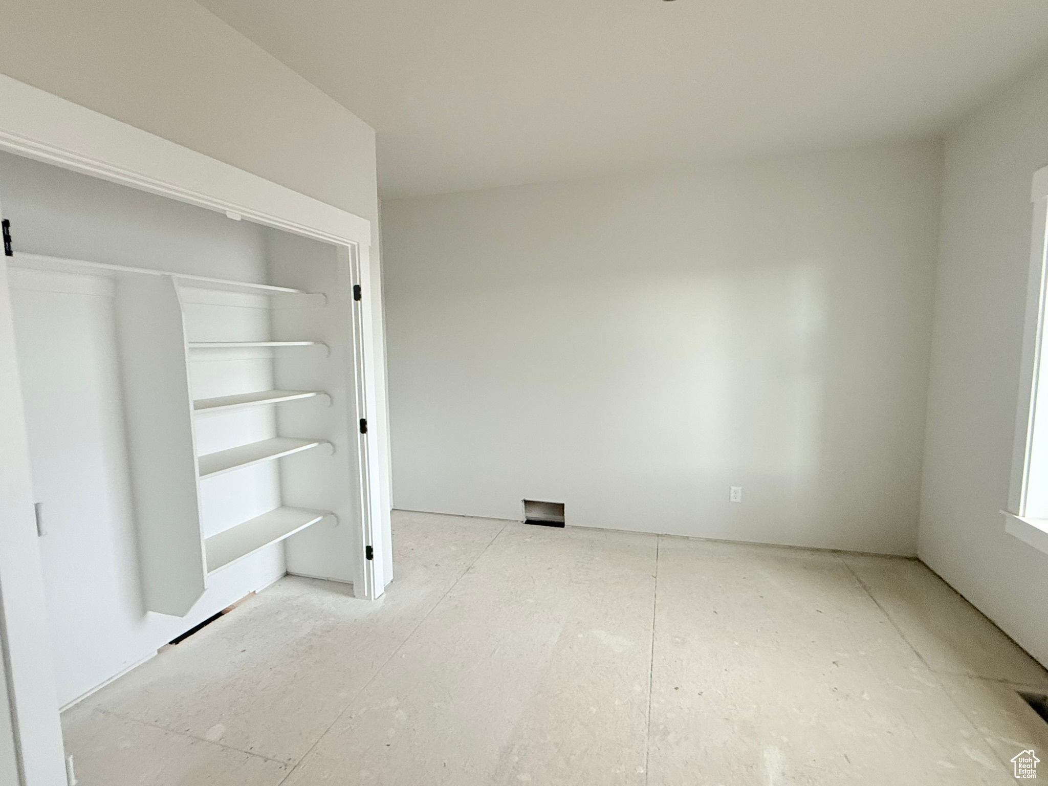 3268 N 2525 W