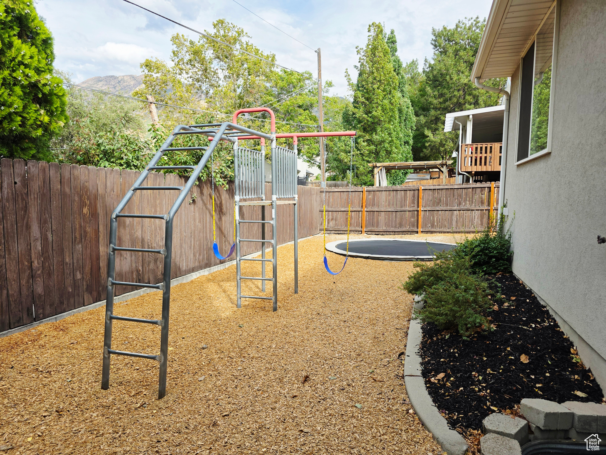 MILL HOLLOW - Residential