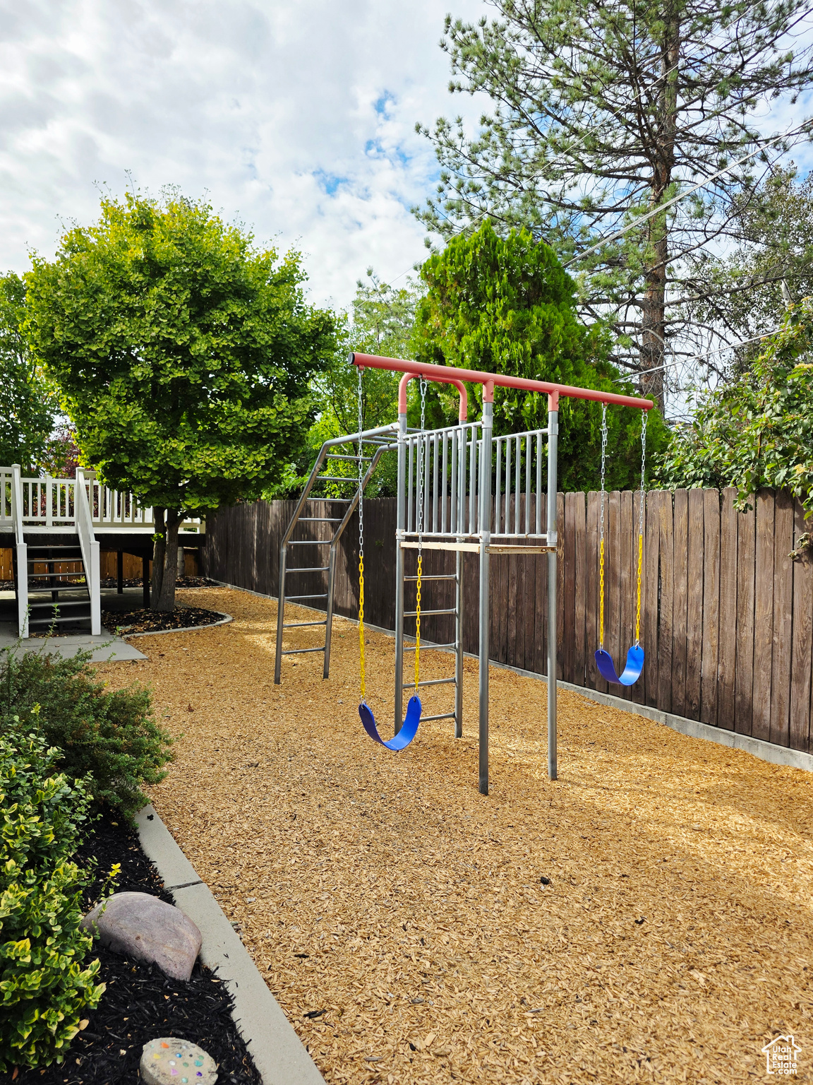 MILL HOLLOW - Residential