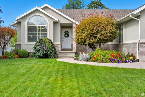 Tiny photo for 2559 E CUPECOY DR, Cottonwood Heights, UT 84121 (MLS # 2113168)