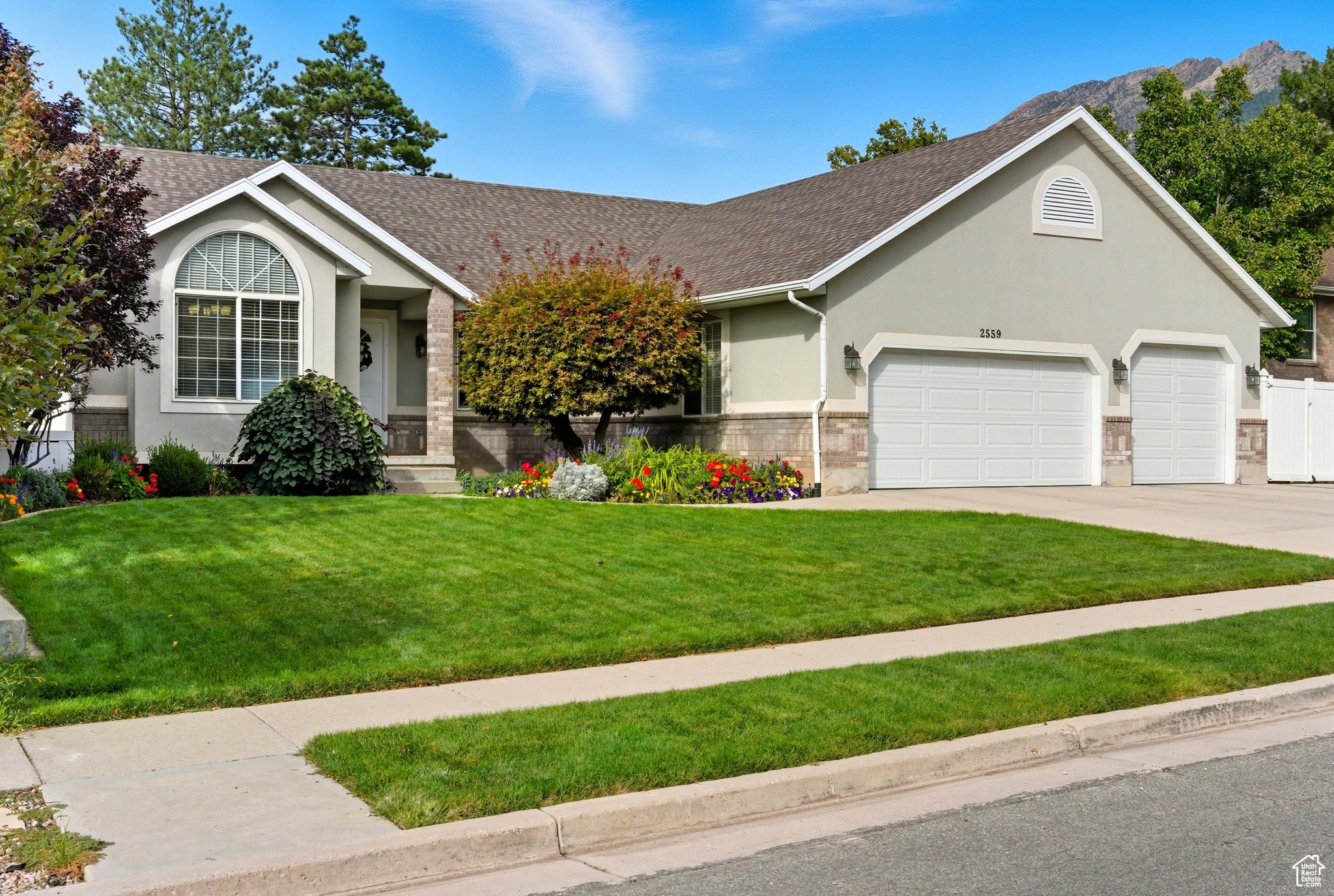 MILL HOLLOW - Residential