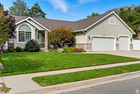 Tiny photo for 2559 E CUPECOY DR, Cottonwood Heights, UT 84121 (MLS # 2113168)