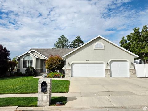 Photo of 2559 E CUPECOY DR, Cottonwood Heights, UT 84121 (MLS # 2113168)