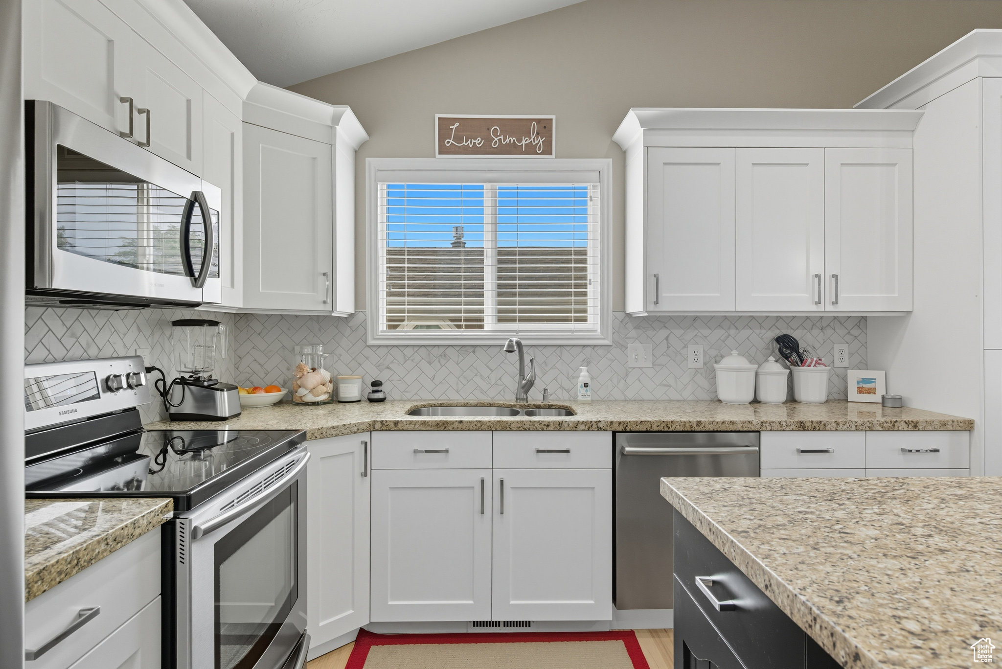 MILL HOLLOW - Residential