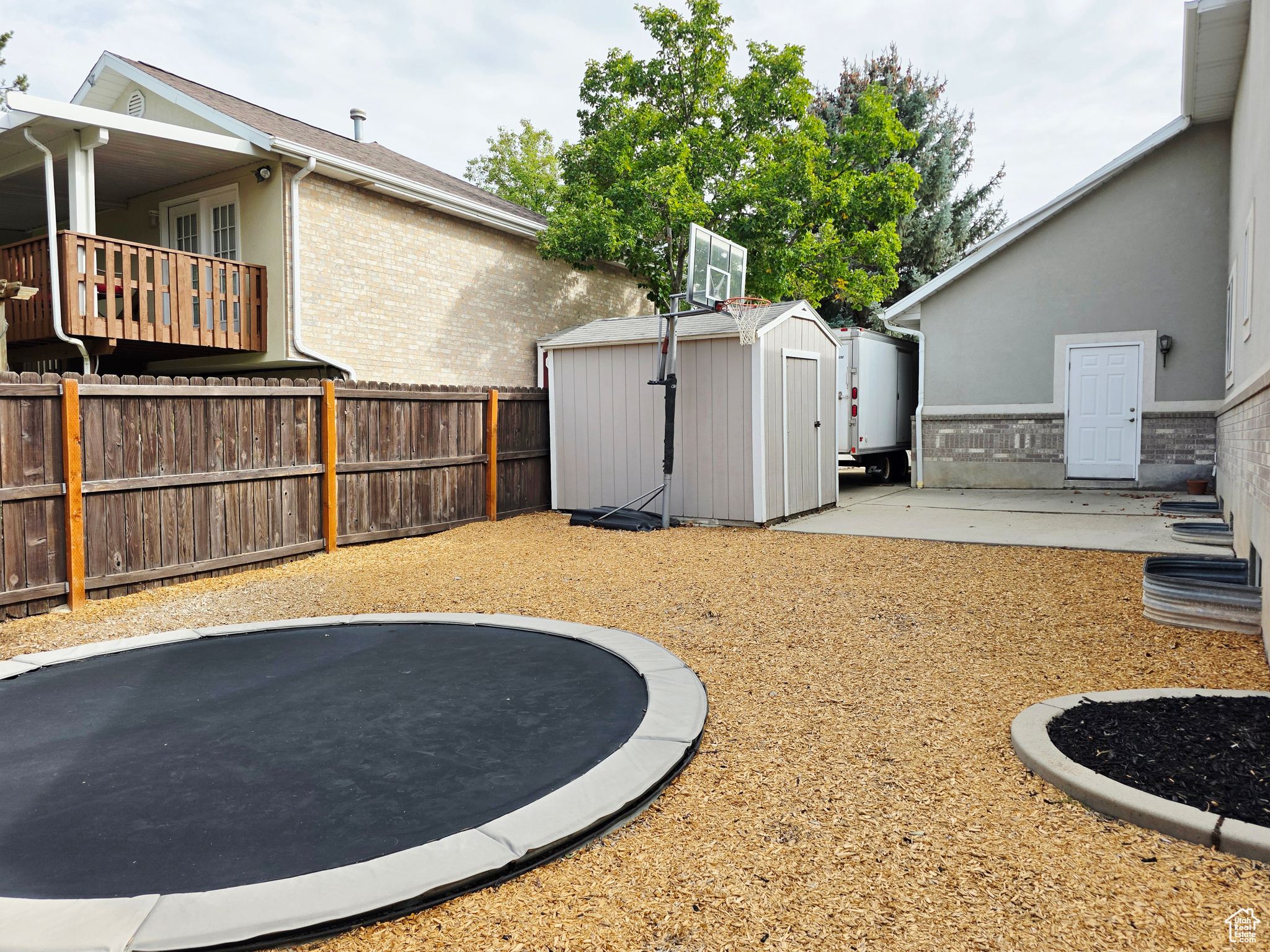 MILL HOLLOW - Residential