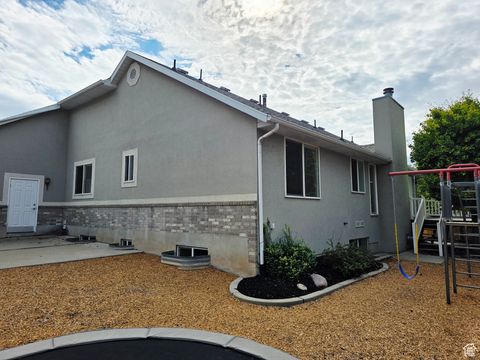 Tiny photo for 2559 E CUPECOY DR, Cottonwood Heights, UT 84121 (MLS # 2113168)