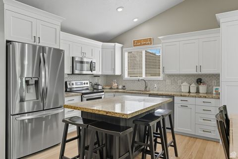Tiny photo for 2559 E CUPECOY DR, Cottonwood Heights, UT 84121 (MLS # 2113168)
