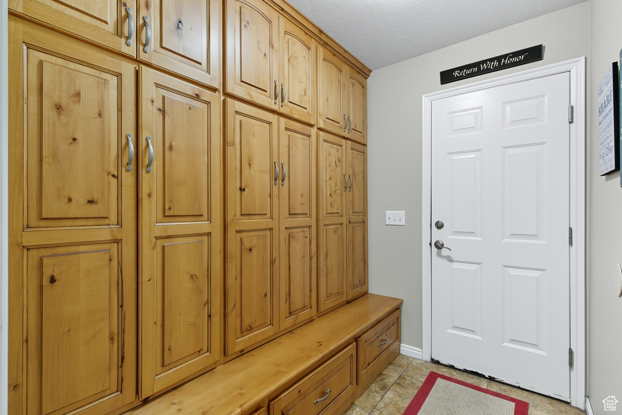 MILL HOLLOW - Residential