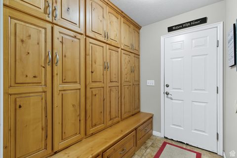 Tiny photo for 2559 E CUPECOY DR, Cottonwood Heights, UT 84121 (MLS # 2113168)