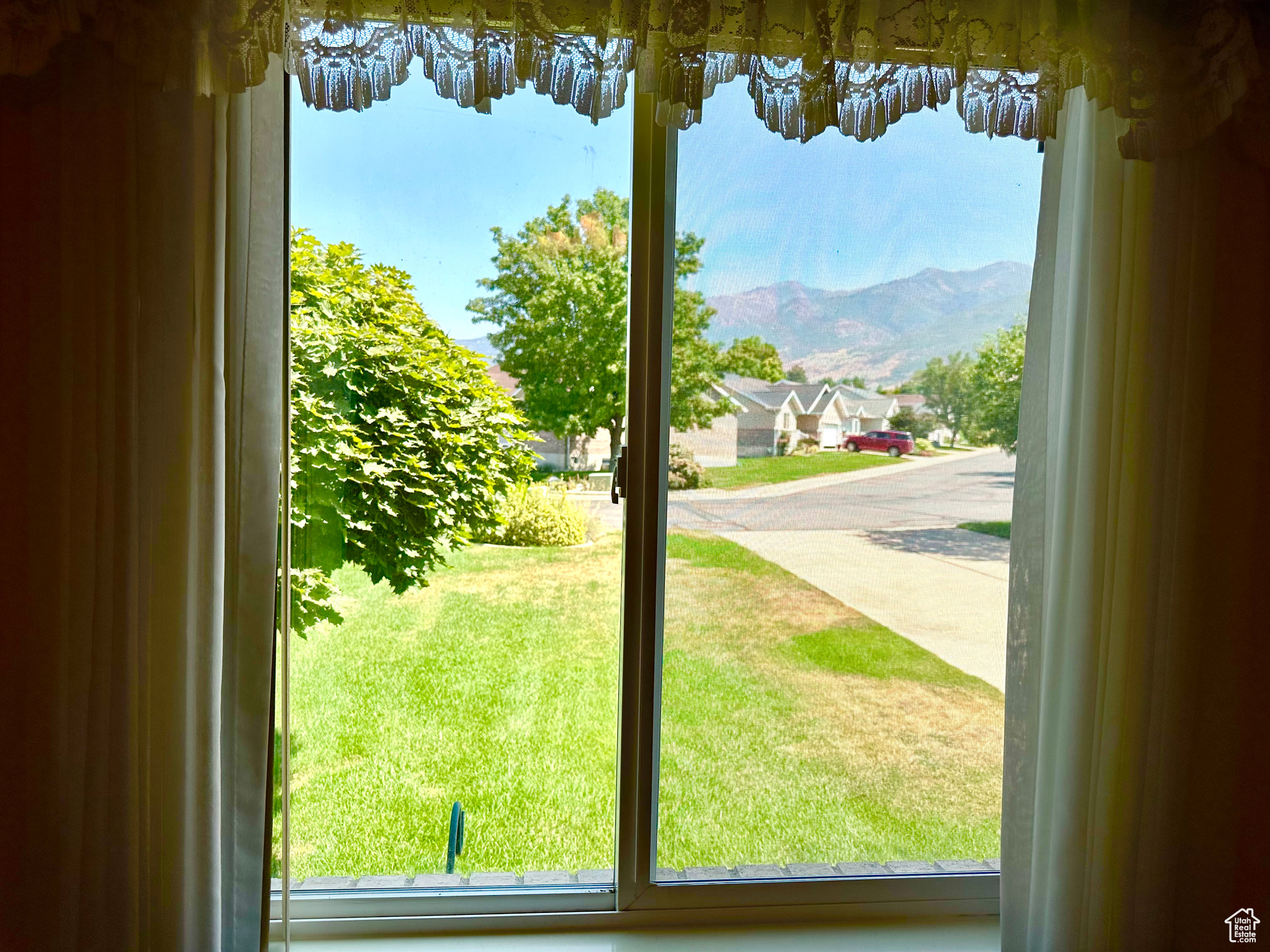 40 E 300, Kaysville, Utah image 30