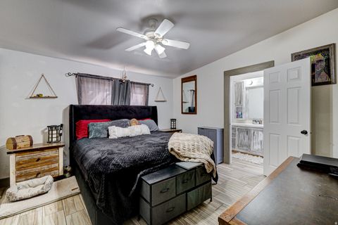 Tiny photo for 61 E 490 S, Ivins, UT 84738 (MLS # 2135039)