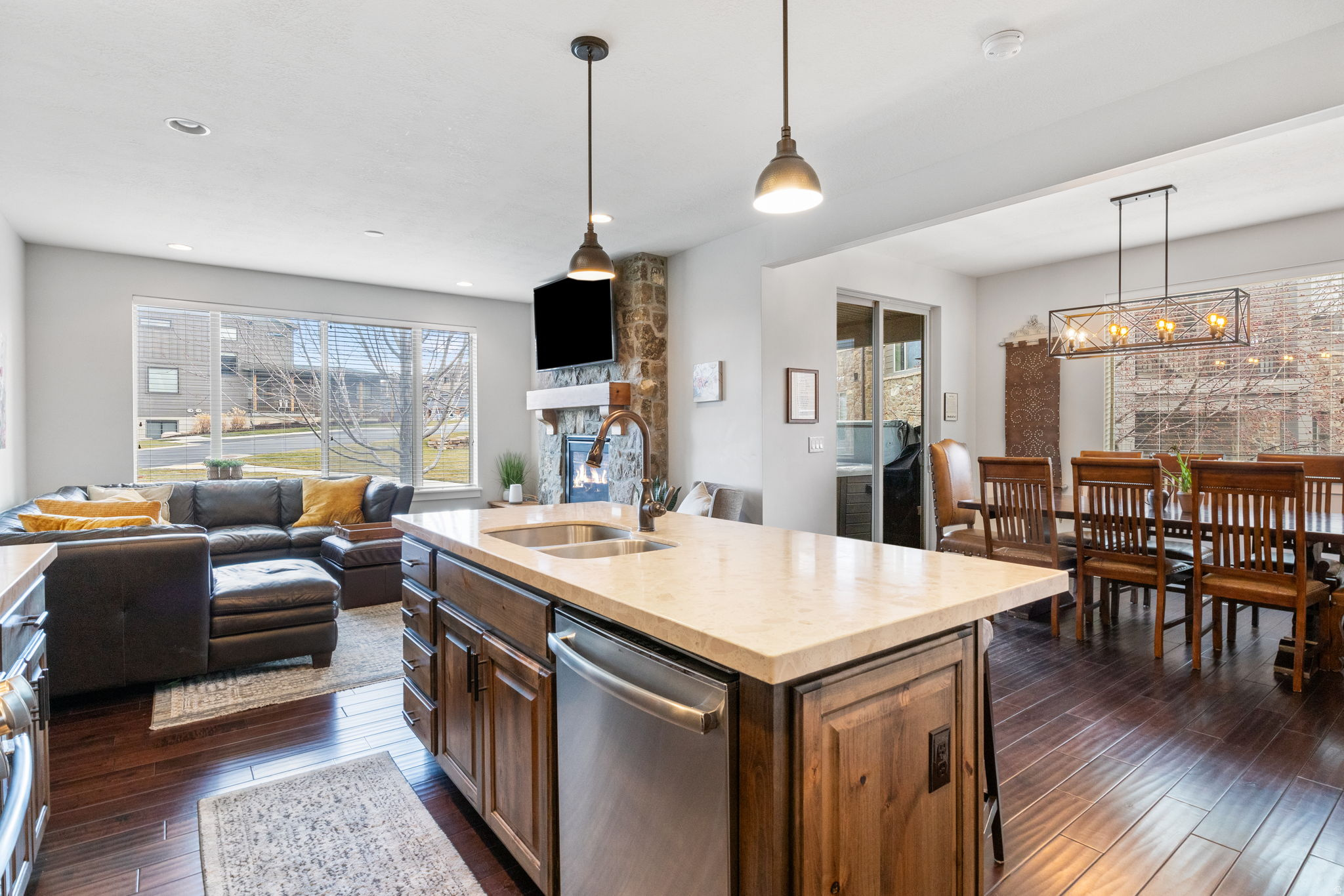 ESCAPES AT EDGEWATER - Residential