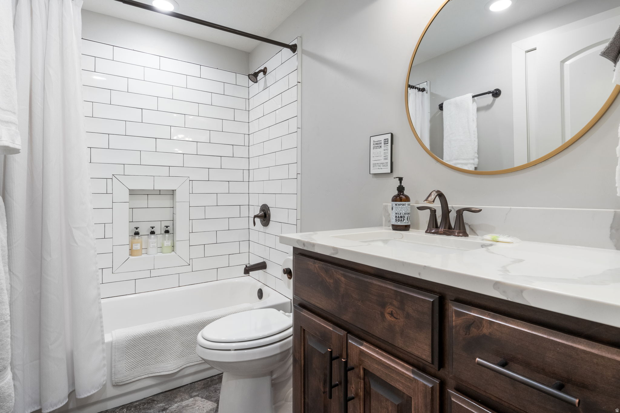 ESCAPES AT EDGEWATER - Residential