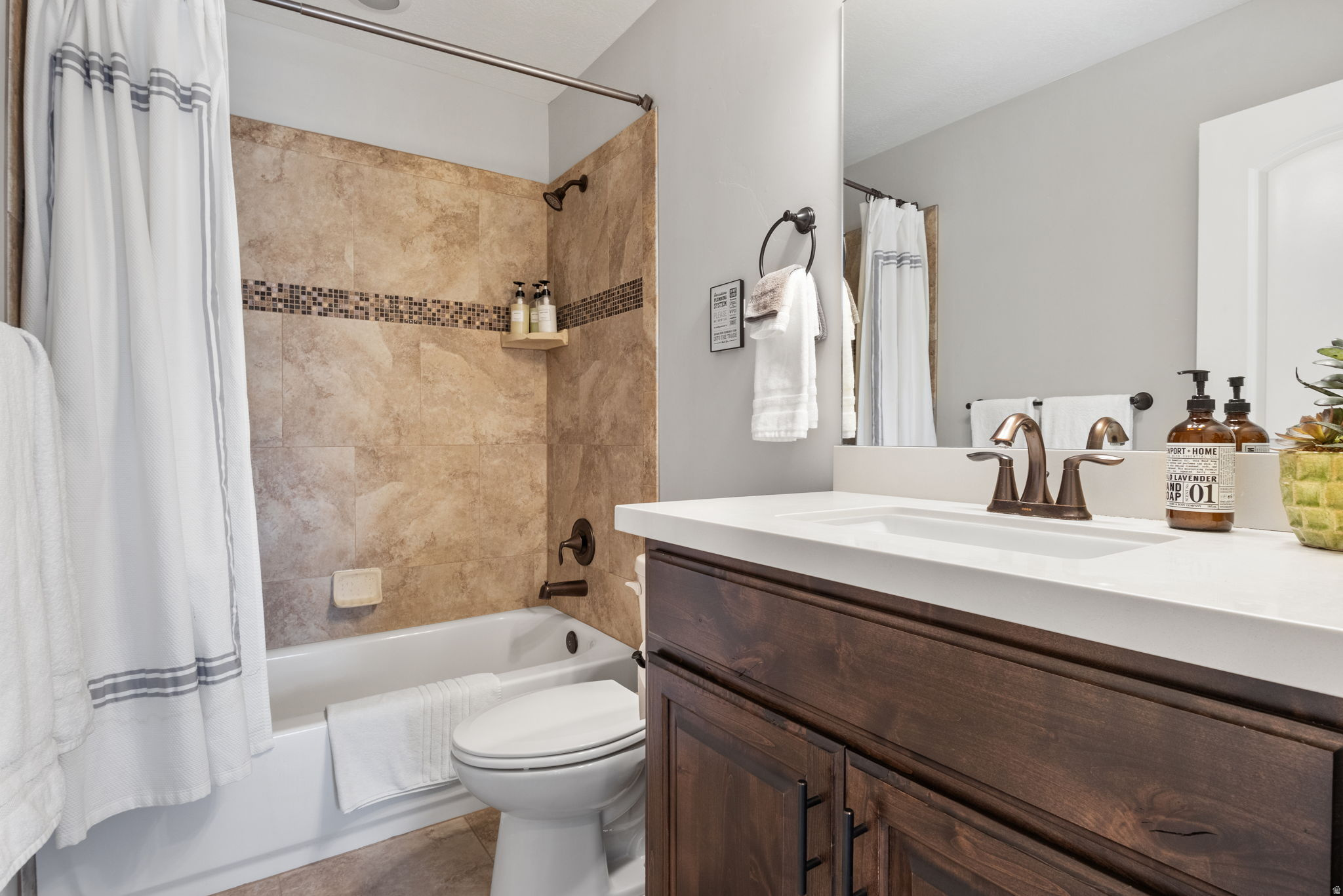 ESCAPES AT EDGEWATER - Residential