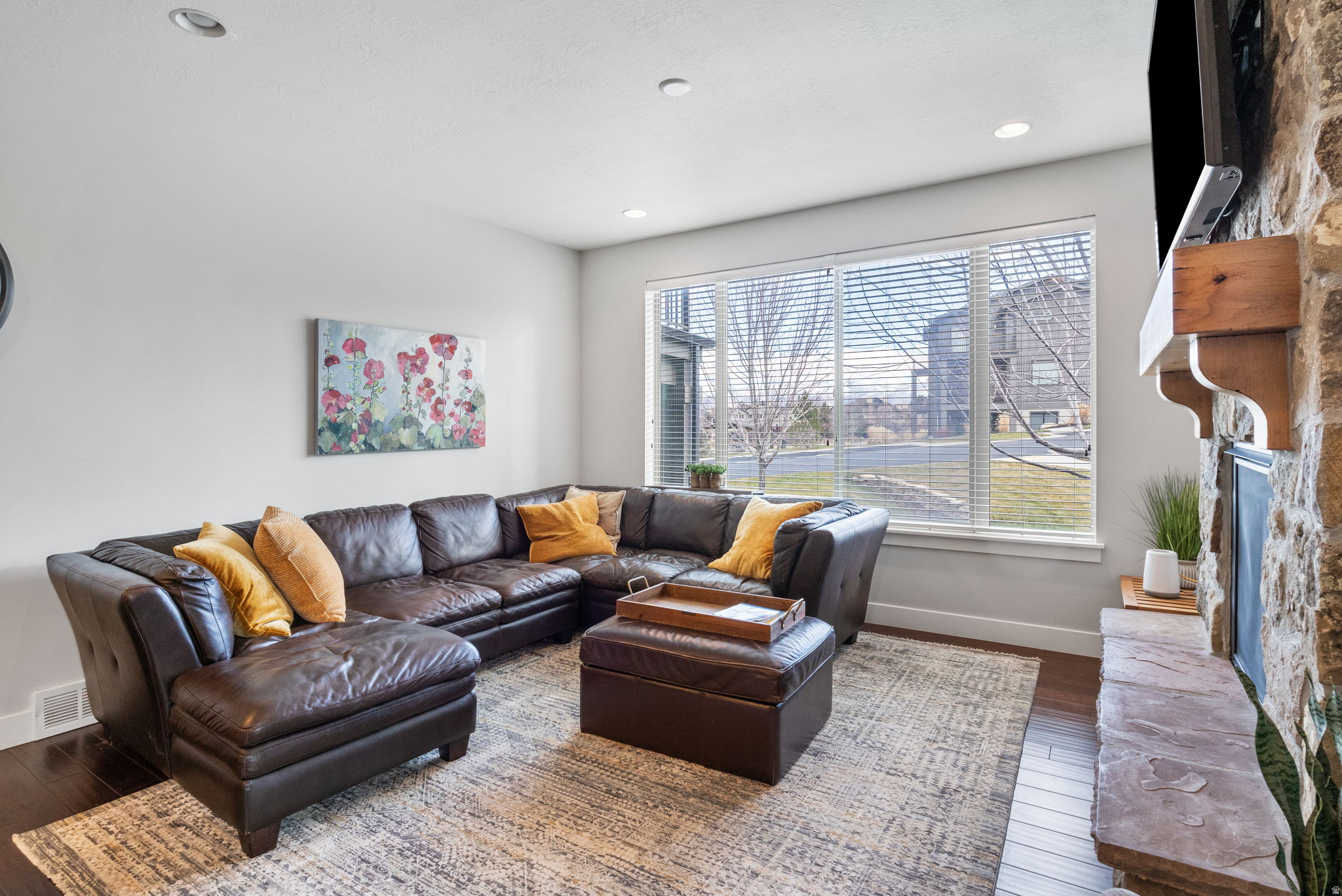 ESCAPES AT EDGEWATER - Residential