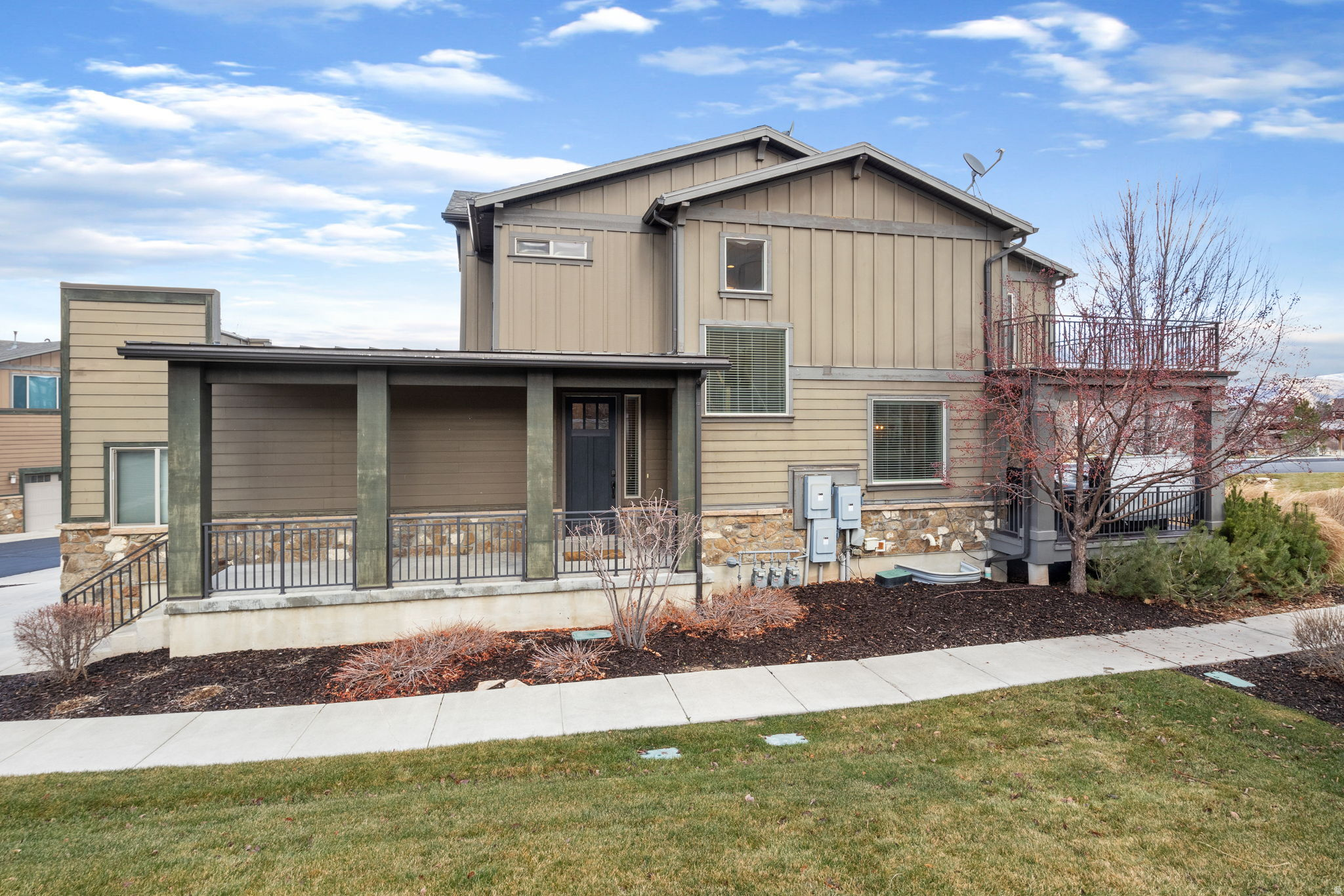 ESCAPES AT EDGEWATER - Residential