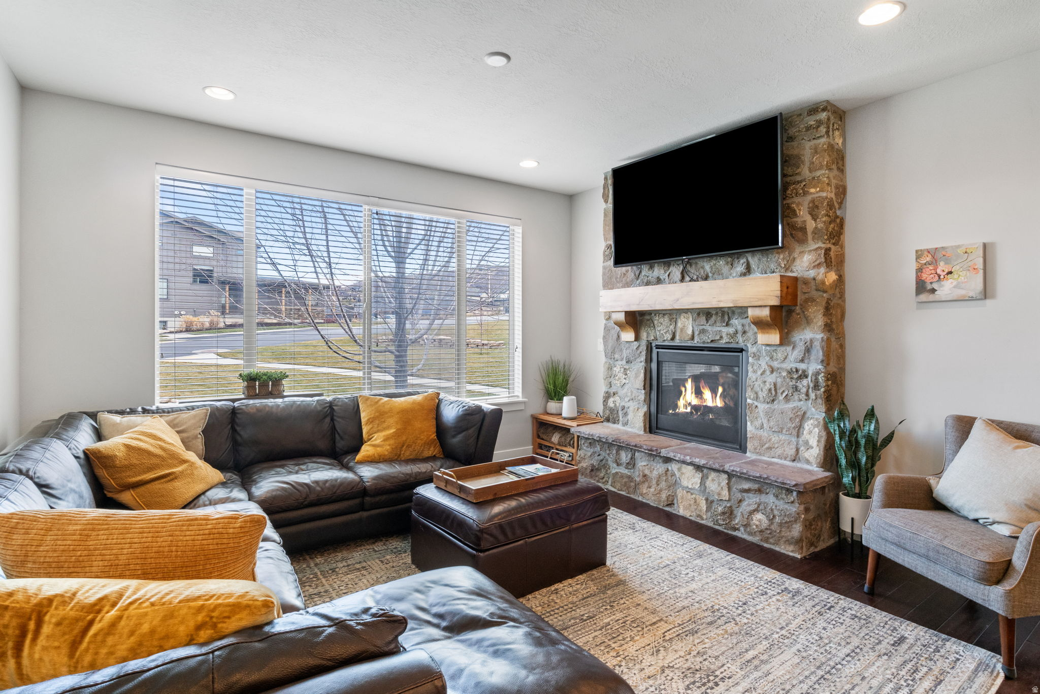 ESCAPES AT EDGEWATER - Residential