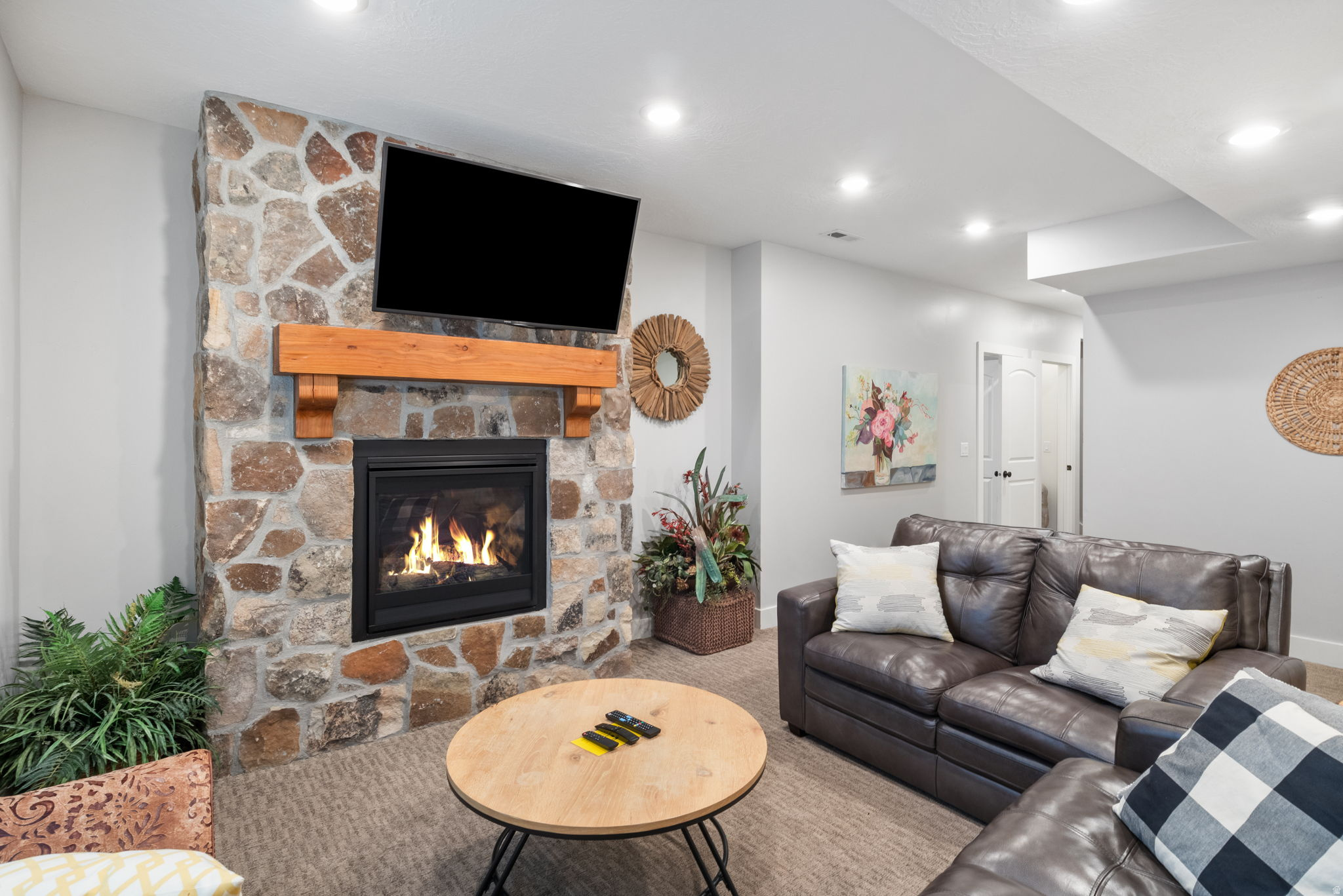 ESCAPES AT EDGEWATER - Residential