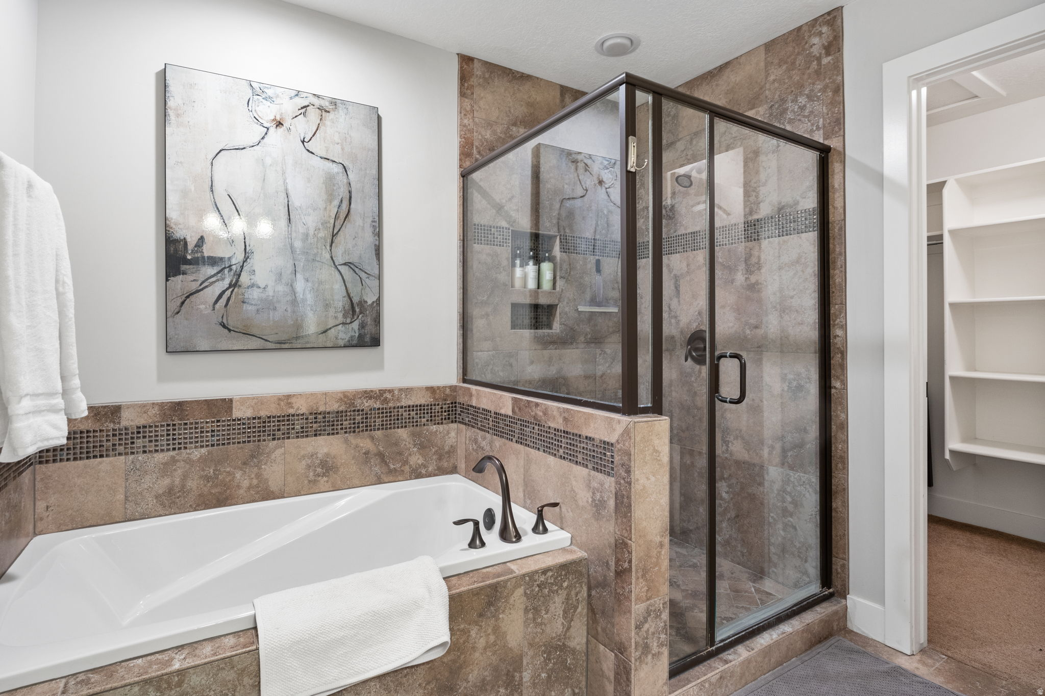 ESCAPES AT EDGEWATER - Residential