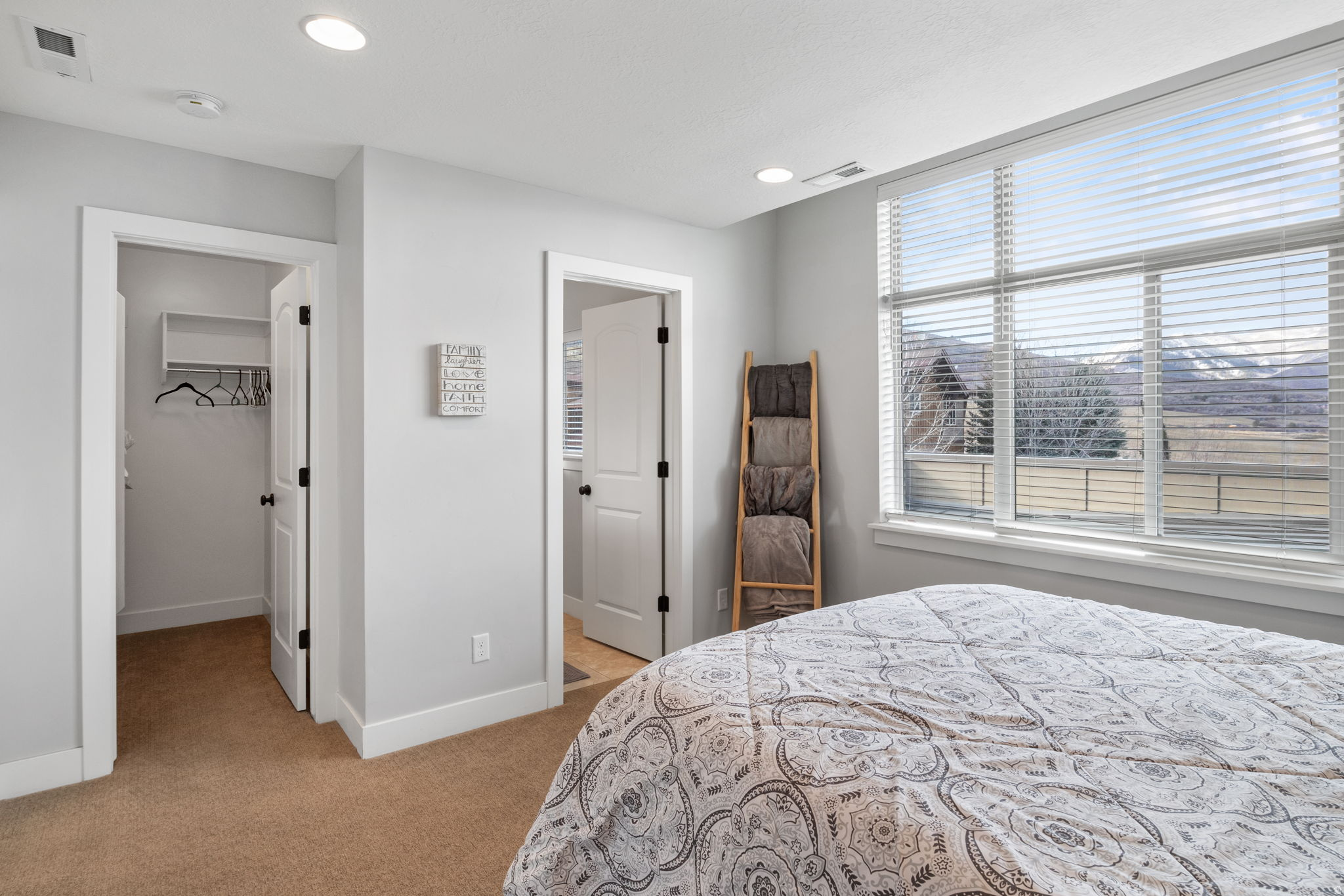 ESCAPES AT EDGEWATER - Residential