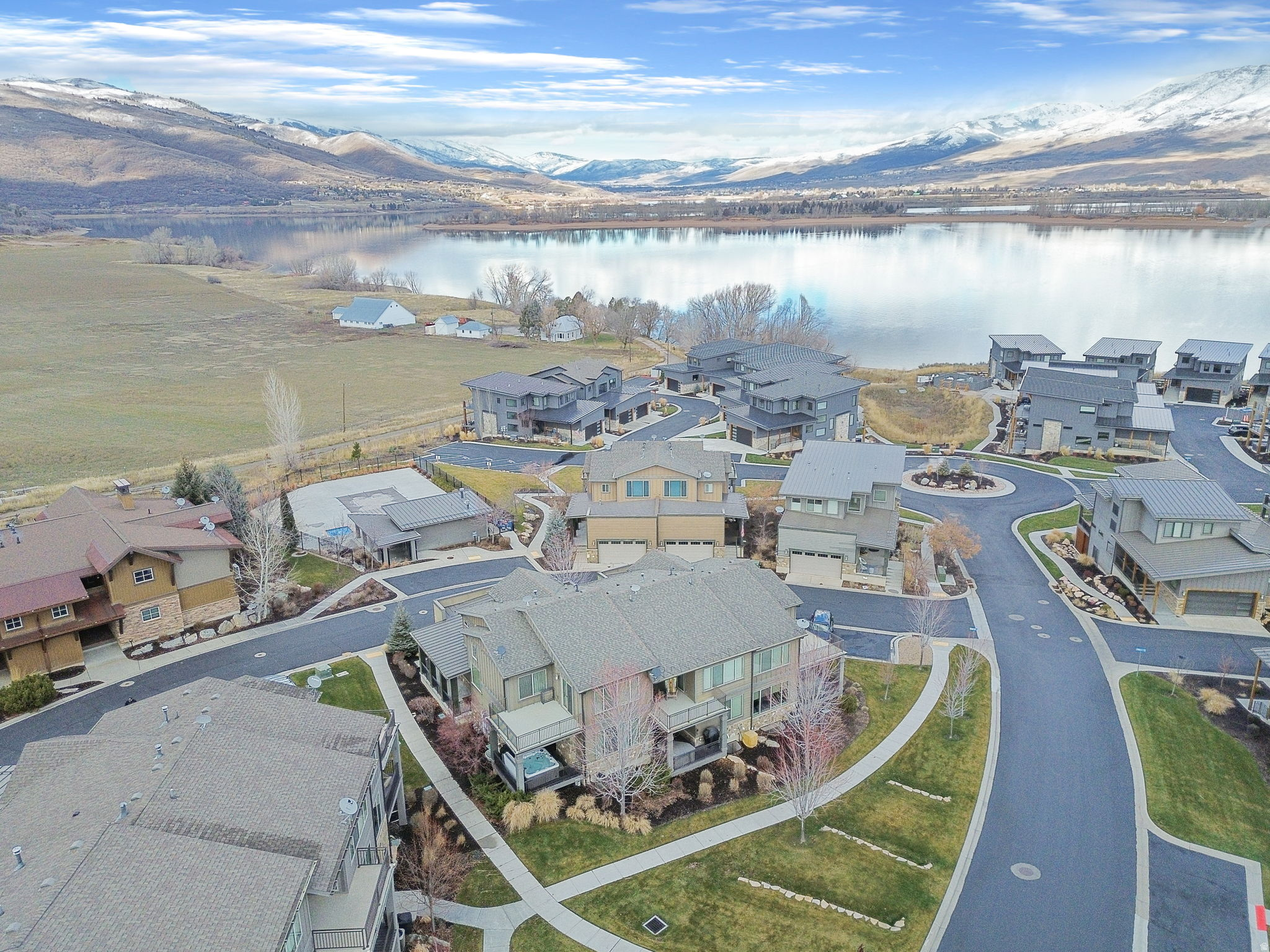 ESCAPES AT EDGEWATER - Residential