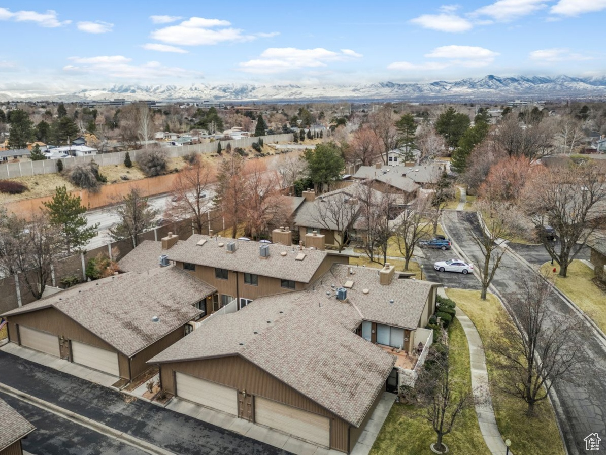 BROOKSTONE - Residential