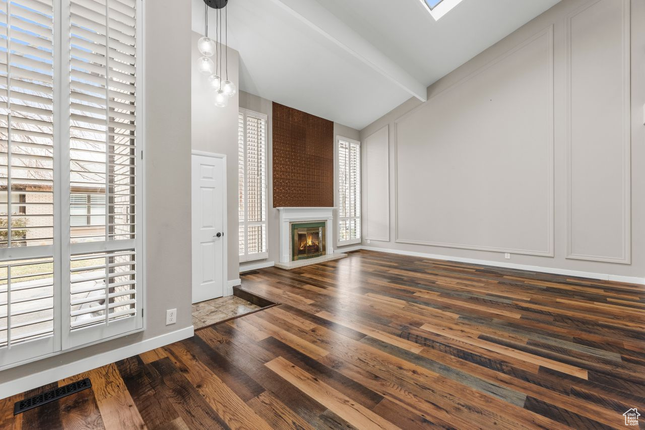 BROOKSTONE - Residential