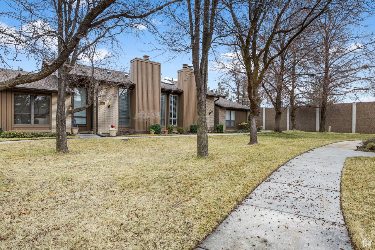 BROOKSTONE - Residential