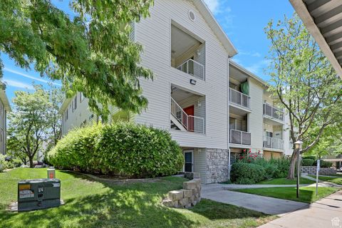 Photo of 3827 S BIG RIVER WAY W #3, South Salt Lake, UT 84119 (MLS # 2145731)
